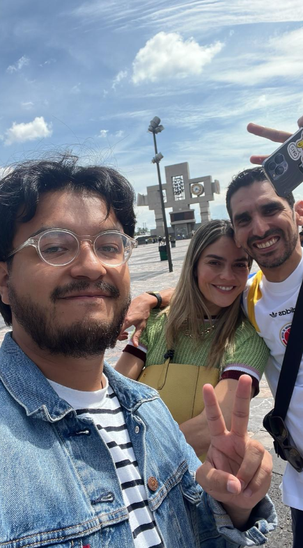 Omar sharing a sunny Mexico City walk with travelers